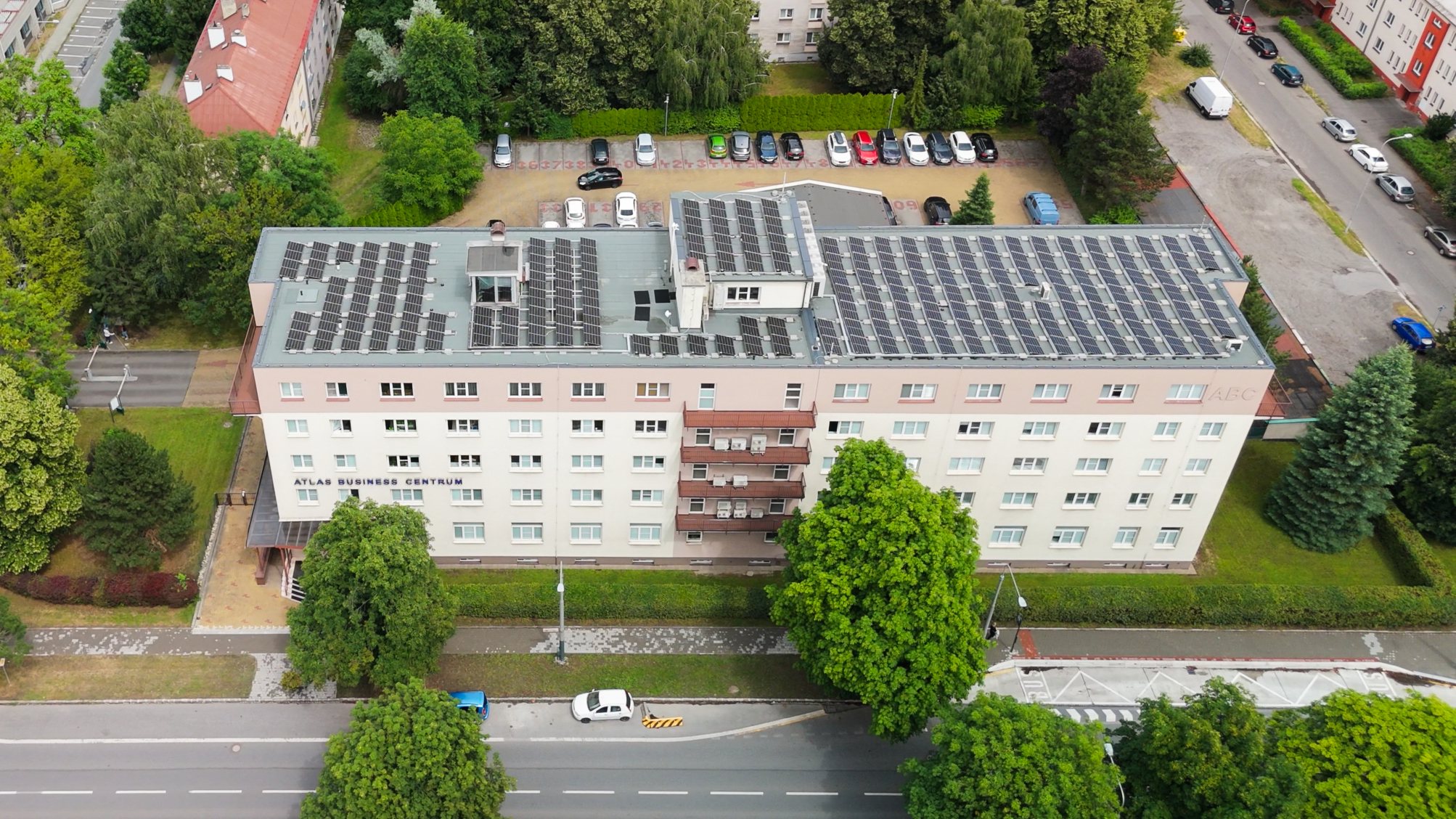 Letecký pohled na ATLAS BUSINESS CENTRUM a jeho okolí